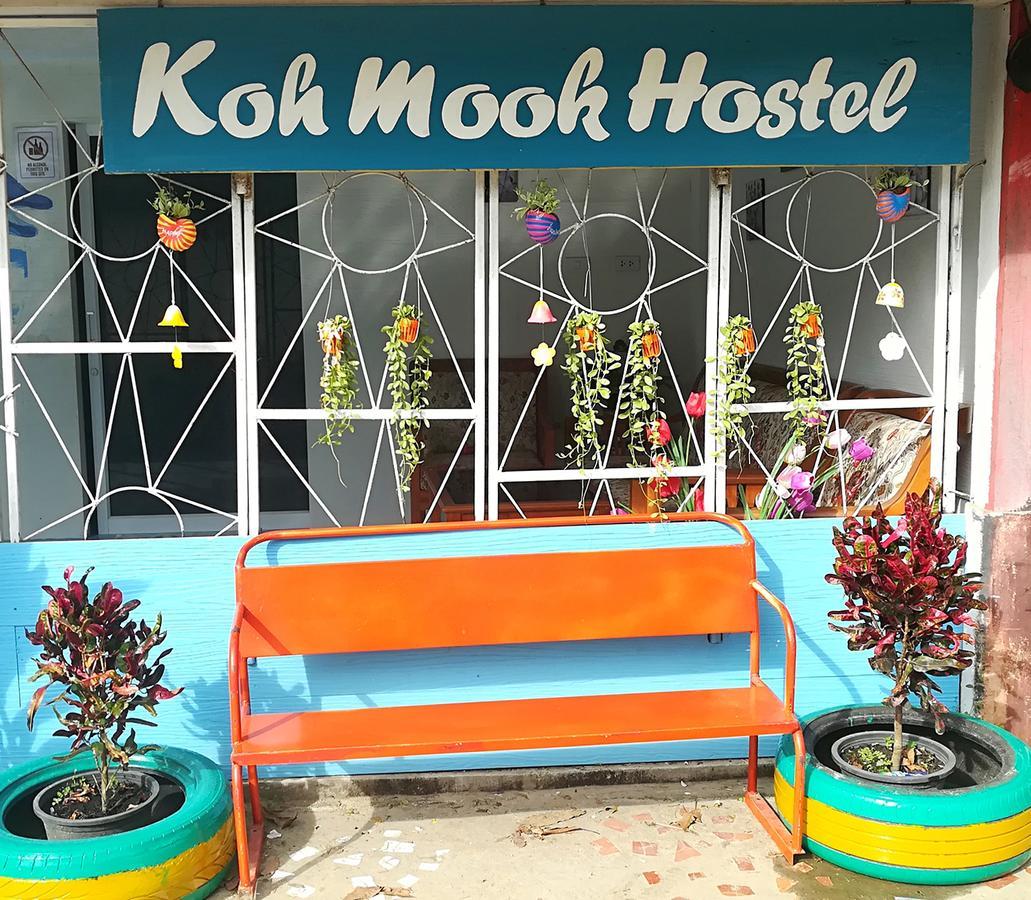 Koh Mook Hostel Exterior photo